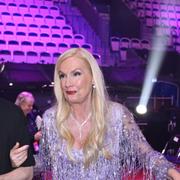 Gunilla Persson lämnar efter fredagens publika genrep i Vida Arena i Växjö på fredagen inför deltävling tre av Melodifestivalen 2024. 