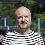 Jonas Gardell vid invigningsminglet under öppningen av Pride Park vid Stockholm Pride 2023.