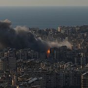 Rök över Beirutförorten Dahiyeh.