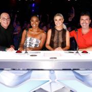 Simon Cowell i juryn till ”America’s got talent”, här längst till höger.