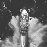 Bilder från båtattacken som publicerats på X.