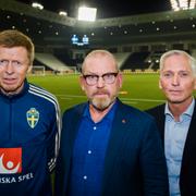 Förbundets vice ordförande Jörgen Eriksson, fackförbundet Byggnads ordförande Johan Lindholm och Håkan Sjöstrand i Qatar i dag.