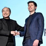 Softbanks chef Masayoshi Son och Open AI-chefen Sam Altman. Arkivbild.