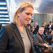 Sylvi Listhaug på presskonferensen där hon meddelar att hon avgår.