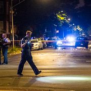 Polisen undersöker en av brottsplatserna.