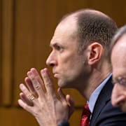 Austan Goolsbee till vänster.