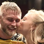 Alexander Gustafsson med sambon Moa Johansson.