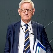 Carl Bildt presenterar sin utredning i juni 2025.