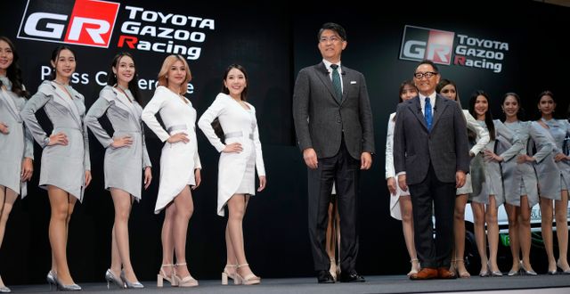 Koji Sato till vänster och Akio Toyoda till höger. Eugene Hoshiko / AP