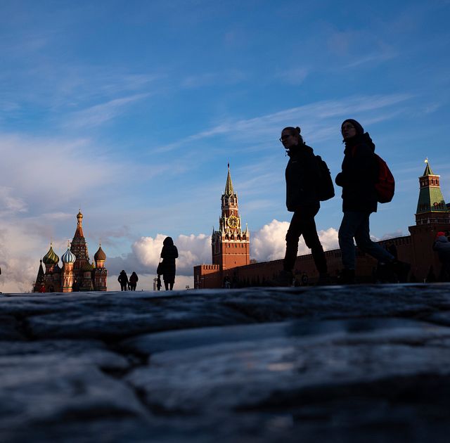 Putin beordrar semester – uppmanar till vaccinering