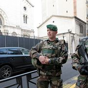 Arkivbild, utanför en synagoga i Paris i januari