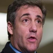 Michael Cohen stämmer Trump.