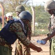 Kenyansk militär efter den förra attacken den 7 juli