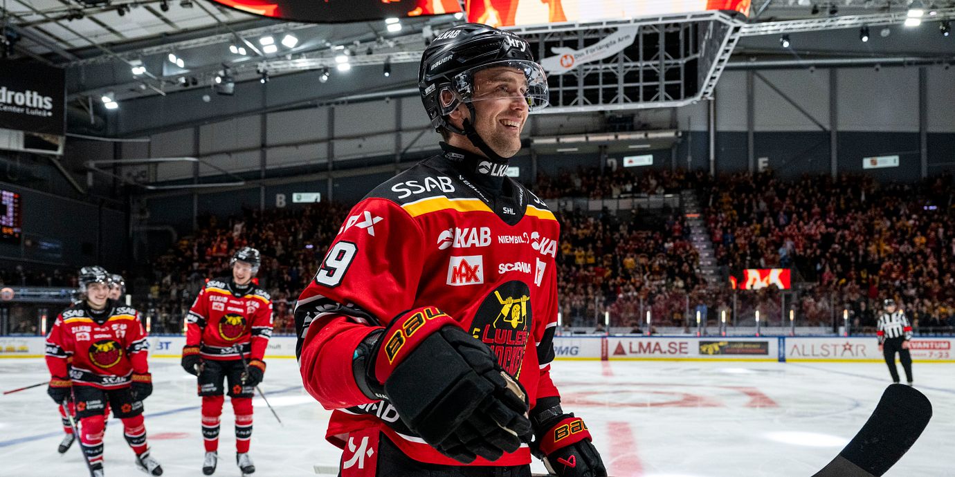 Luleås Pontus Själin jublar efter 4-2.