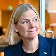S-ledaren Magdalena Andersson och V-ledaren Nooshi Dadgostar.