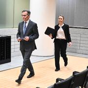 Arkivbild: Riksbankschef Erik Thedéen och Åsa Olli Segendorf, chef för avdelningen penningpolitik.