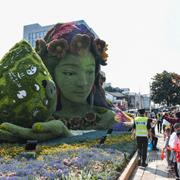 Ett blomsterarrangemang i kinesiska Kunming under toppmötet i oktober 2021.