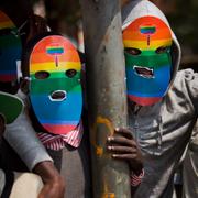 Maskerade deltagare i en solidaritetsprotest mot Ugandas anti hbtq-lagar i Nairobi, Kenya 2014.