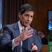 Warsh förhördes i senatens bankutskott på tisdagen.