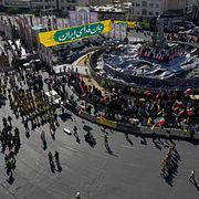 Irans revolutionsgarde i en militärparad i Teheran på fredagen.