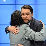 Simona Mohamsson kramar om Jimmie Åkesson.