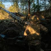 Ukrainska soldater vid fronten.