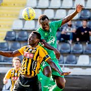 Häckens Alhasssan Kamara och Liepajas Sady Gueye.