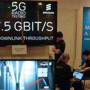 Ericssons ingenjörer testar 5G-teknik.