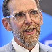 Jakob Forssmed (KD) håller pressträff om den fortsatta planen för bättre psykisk hälsa för barn och unga.