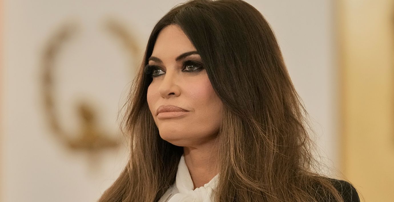 Kimberly Guilfoyle under ceremonin när hon överlämnade sina kreditivbrev och formellt tillträdde som ambassadör.