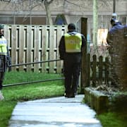 Polisen på plats vid Docentgatan, där en man sköts till döds på tisdagen