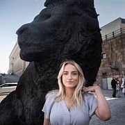 Denice Westerberg, talesperson för Ungsvenskarna, fotograferad på Mynttorget i Stockholm.