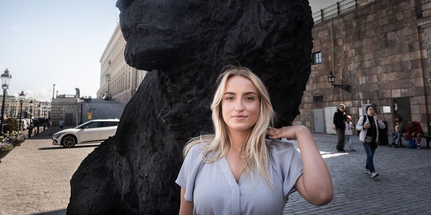 Denice Westerberg, talesperson för Ungsvenskarna, fotograferad på Mynttorget i Stockholm.