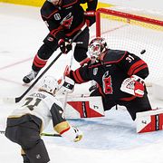 William Karlsson gör 3–2-målet mot Carolina under första matchen i NHL:s finalserie.