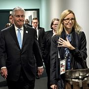 Rex Tillerson (mitten) i Bonn.