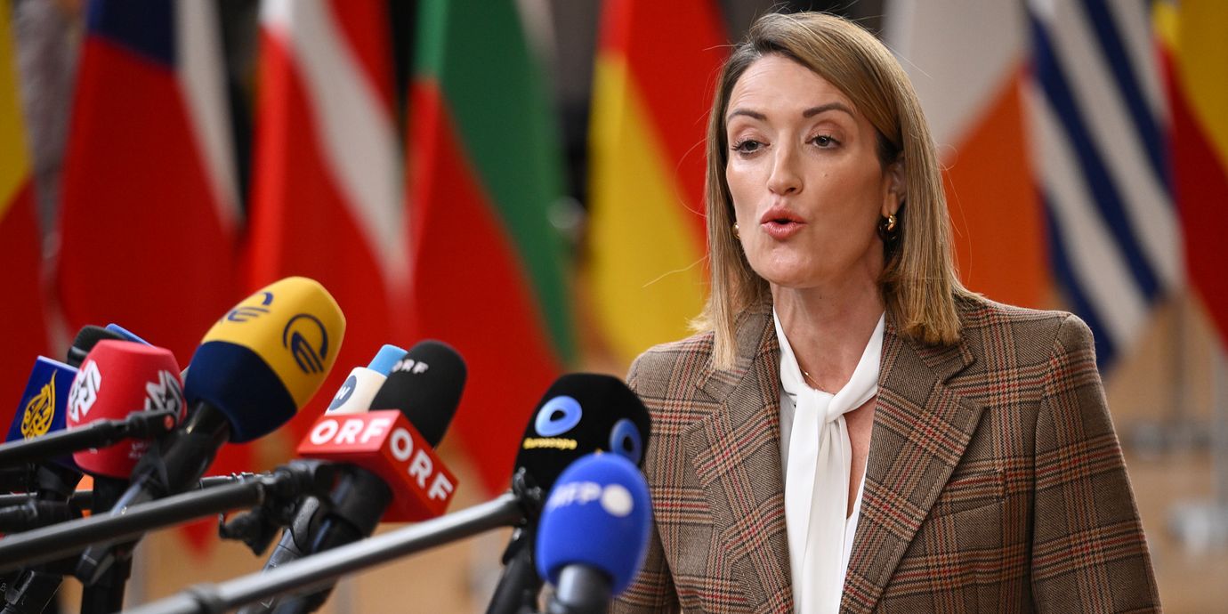 Europa parlamentets president Roberta Metsola inför toppmötet i Bryssel.