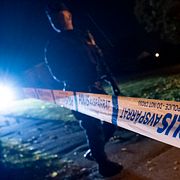 Polis vid avspärrningar. Arkivbild.