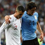 Cavani hjälps av planen av Cristiano Ronaldo.