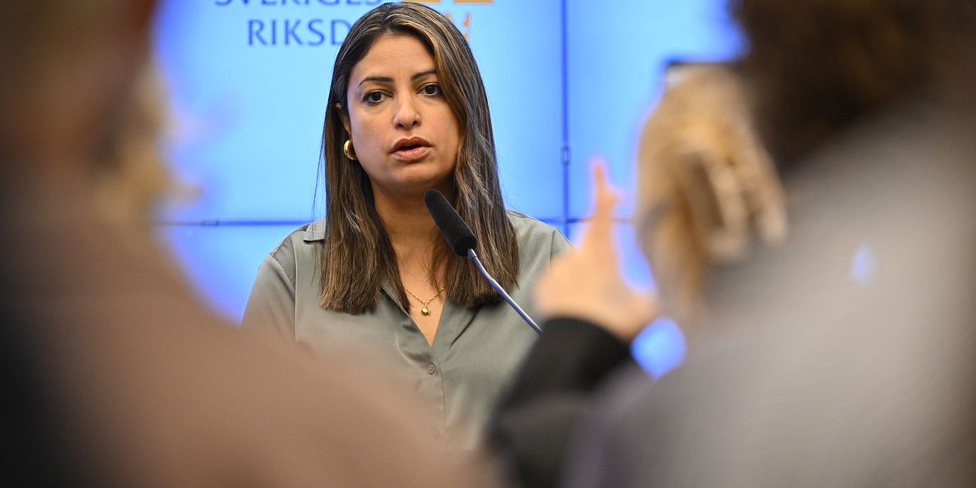 Vänsterpartiets partiledare Nooshi Dadgostar.