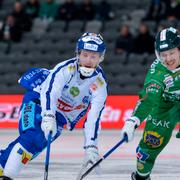 Arkivbild: Villas Petter Björling och Hammarbys David Brodén under bronsmatchen i SM-bandyn mellan Hammarby IF och Villa Lidköping i mars