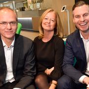 Anders Nilsson, som kommer att bli vd i "nya" Tele2, Allison Kirkby, vd för Tele2 som avgår i samband med affären och Samuel Skott, vd Tele2.