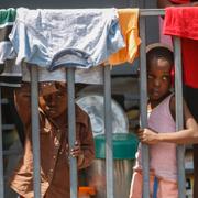 Två barn i Port-au-Prince, Haiti. 