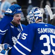 Auston Matthews och Ilja Samsonov firar 4–0-segern mot Nashville.