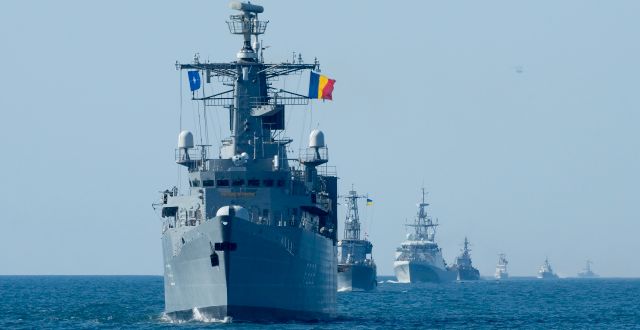 Natofartyg i Svarta havet/Arkivbild Efrem Lukatsky / AP