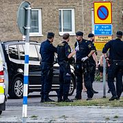 Det stämmer att utredningar har skyndats på, bland annat för att tackla gängkriminaliteten, menar justitieminister Gunnar Strömmer. Men det är inte ett hot mot demokratin, anser han.