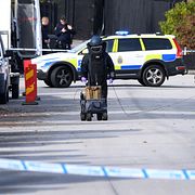 Nationella bombskyddet arbetar på platsen