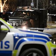 Polis på plats vid brottsplatsen i Örebro i natt.