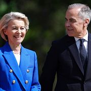 EU-kommissionens ordförande Ursula von der Leyen och Kanadas premiärminister Mark Carney 2025.