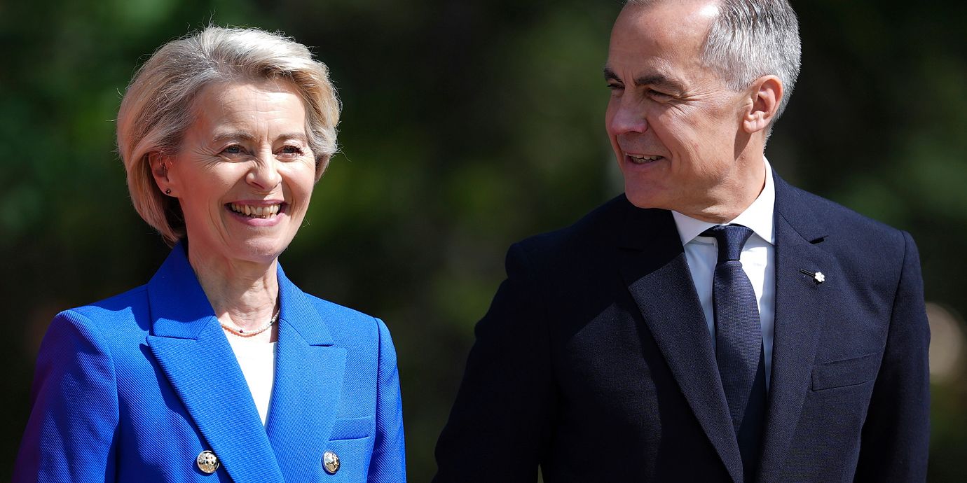 EU-kommissionens ordförande Ursula von der Leyen och Kanadas premiärminister Mark Carney 2025.
