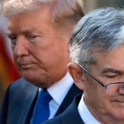 Powell och Trump.